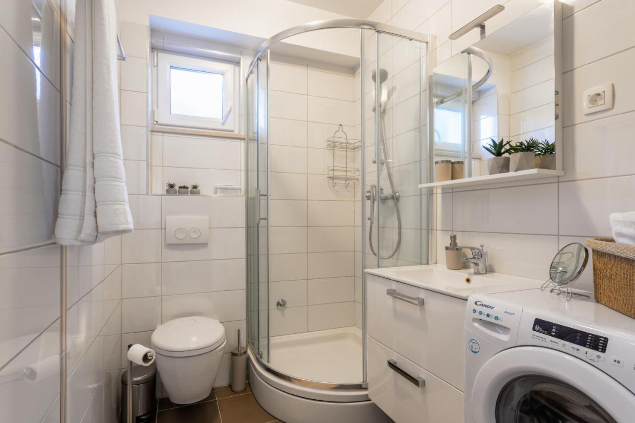 Apartman Olive Supetar Ngoại thất bức ảnh