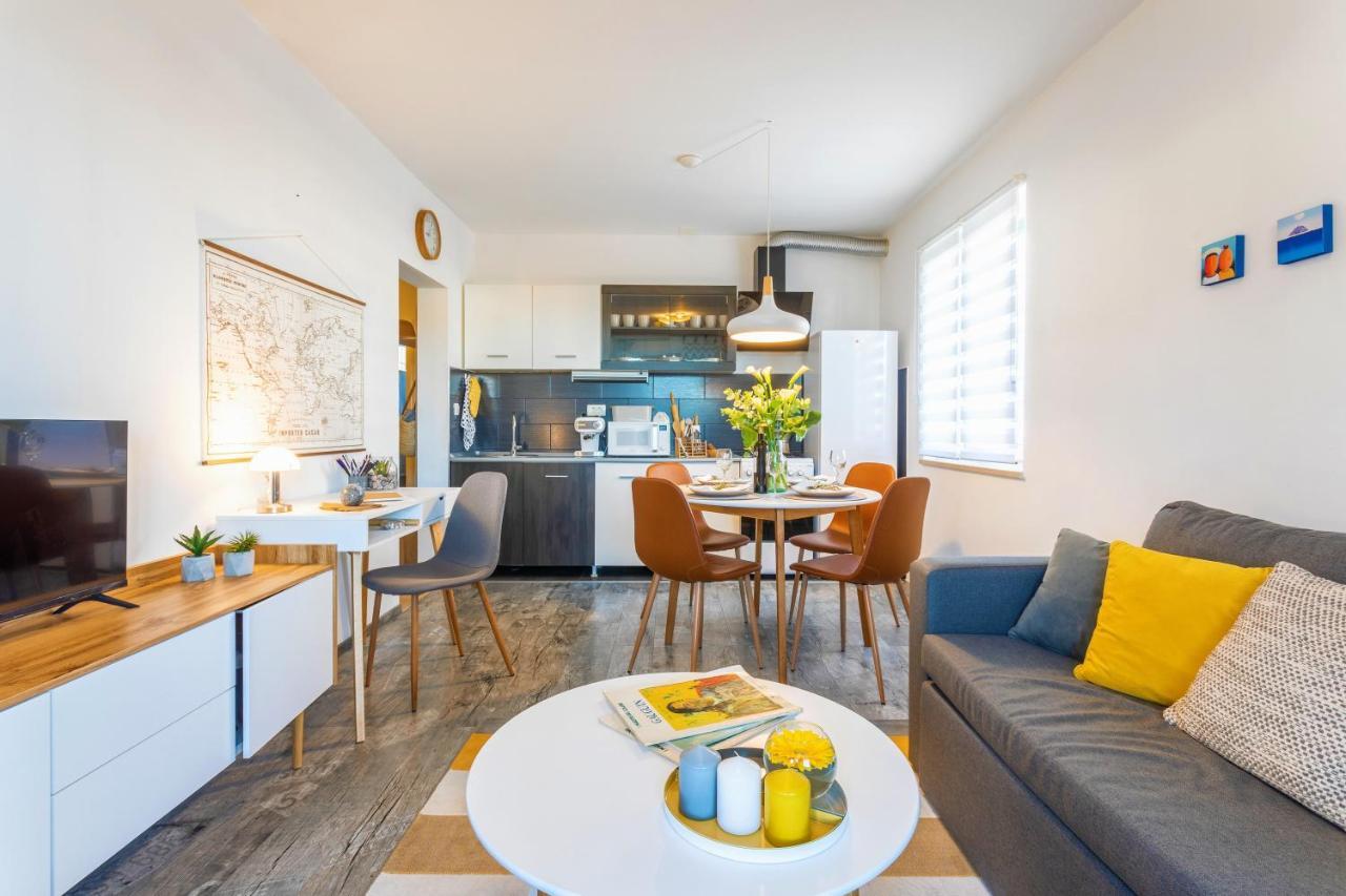 Apartman Olive Supetar Ngoại thất bức ảnh