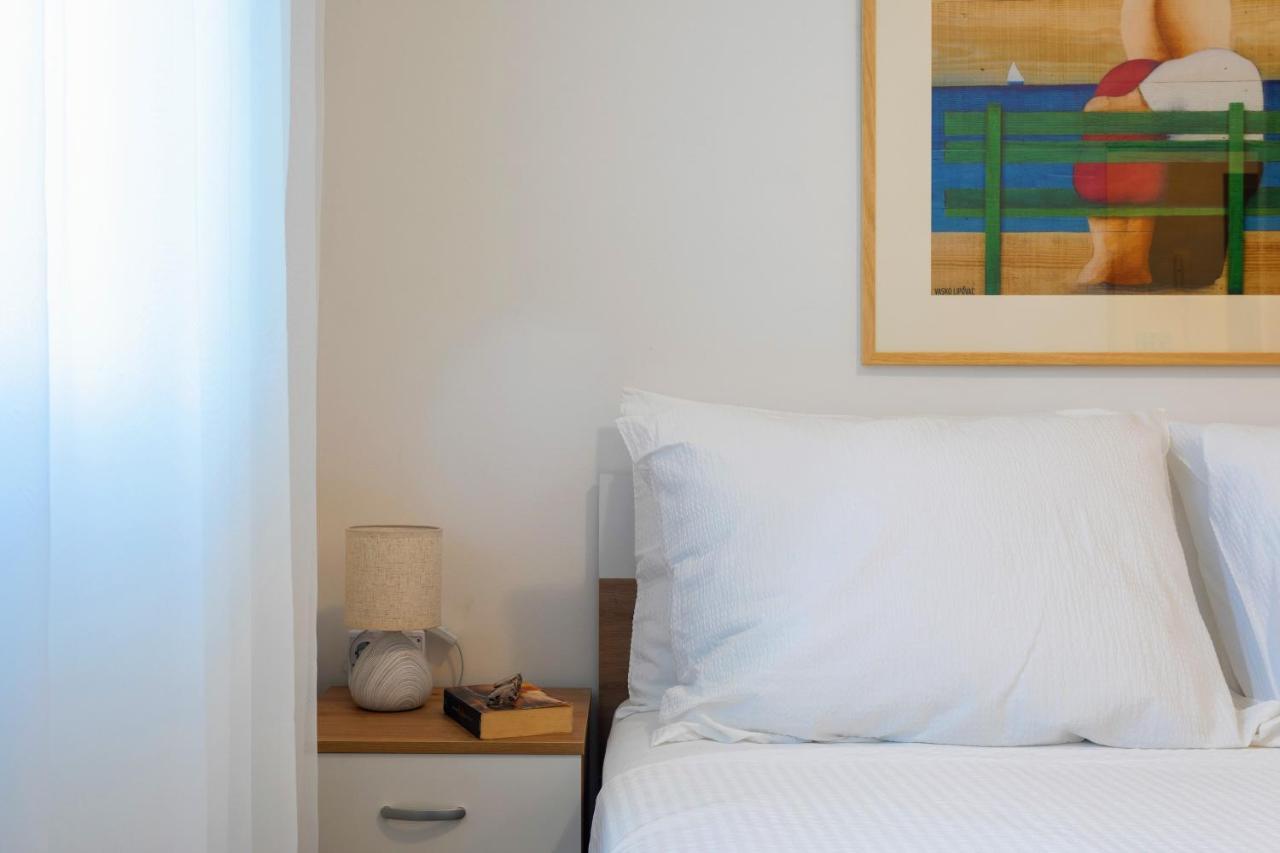 Apartman Olive Supetar Ngoại thất bức ảnh