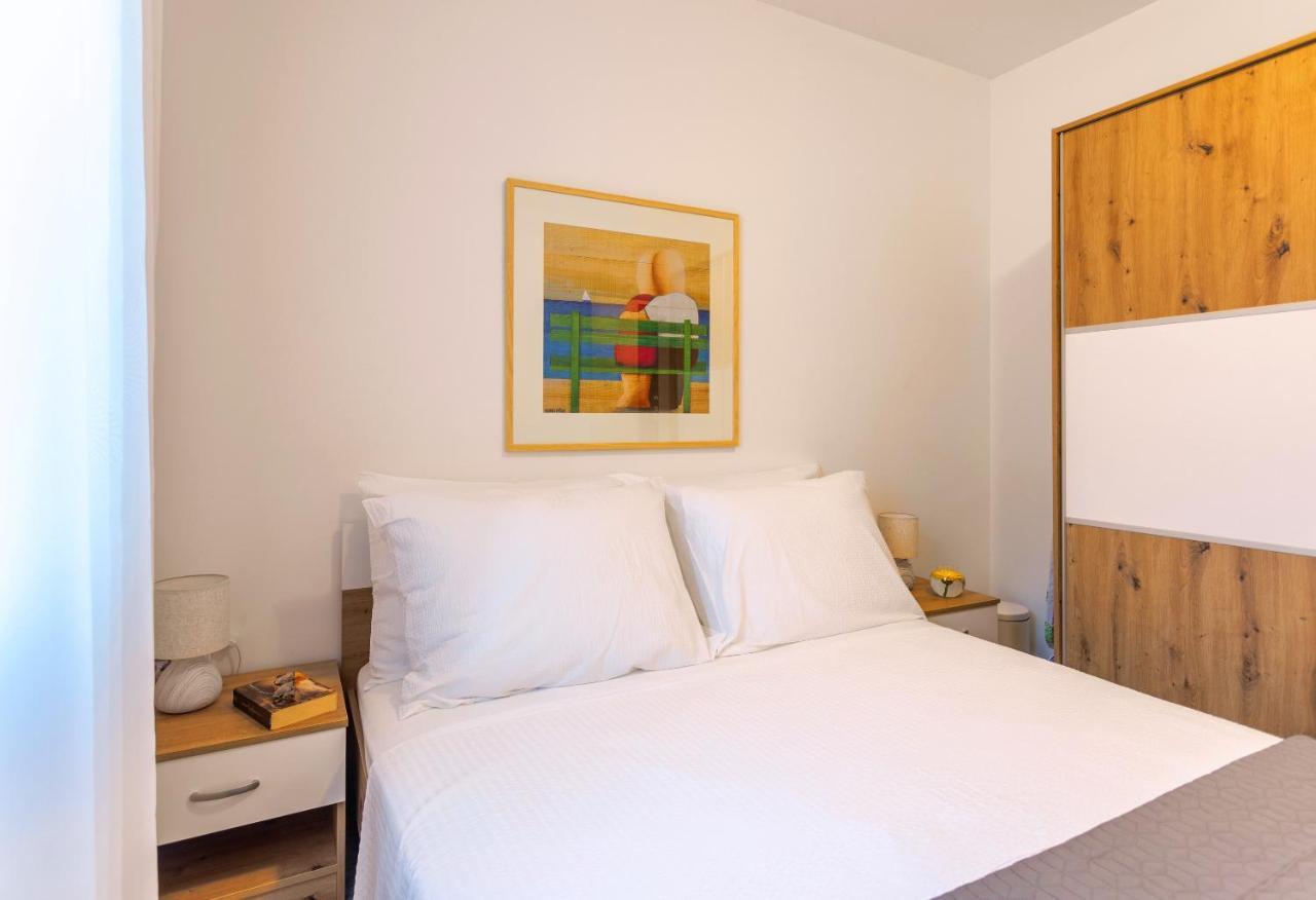 Apartman Olive Supetar Ngoại thất bức ảnh
