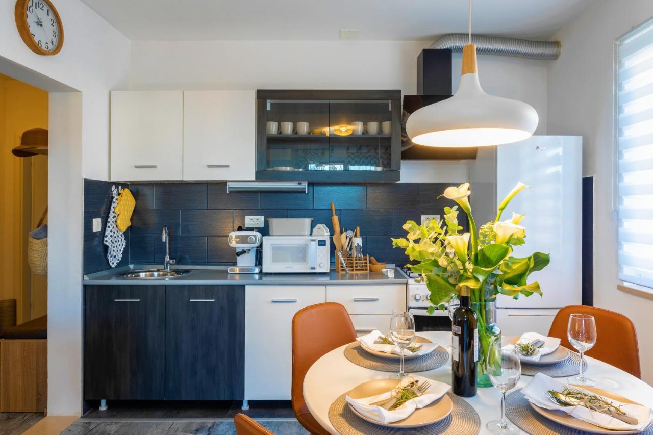 Apartman Olive Supetar Ngoại thất bức ảnh