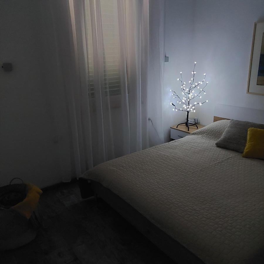 Apartman Olive Supetar Ngoại thất bức ảnh